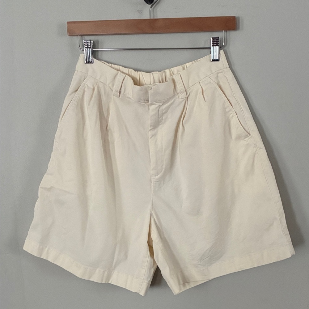 GAP Ivory Elastic Waist Bermuda Shorts Sz 6